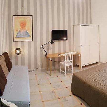 Casa Vacanze - Casa Luciana Style - Vomero Napoli Exterior foto